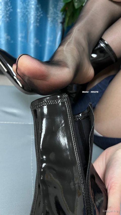 白龙猫女 - 全套微密圈套图视频合集[18期-2025.8]-孔雀海|珍藏合集