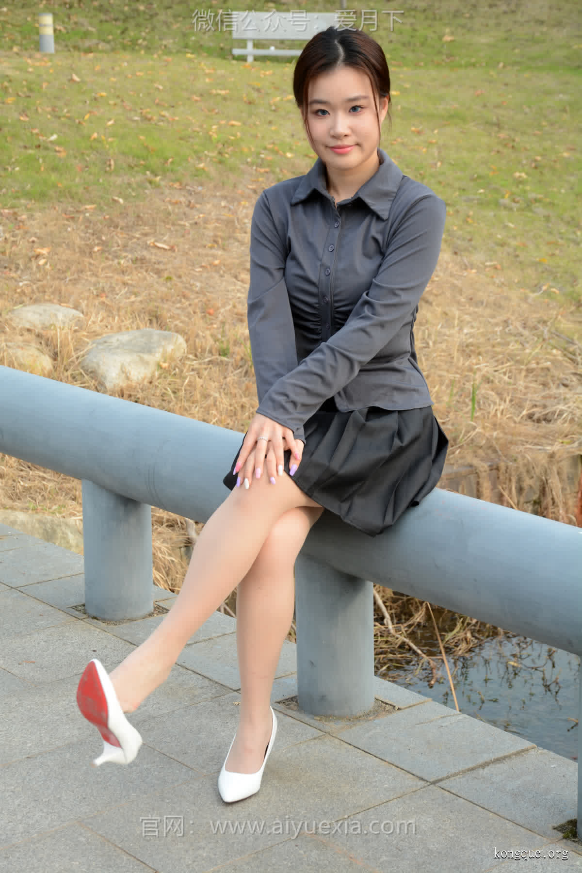 月下摄影_NO.006_茜茜~灰色小JK_这身灰色小JK被我穿出了正装的感觉！_0075